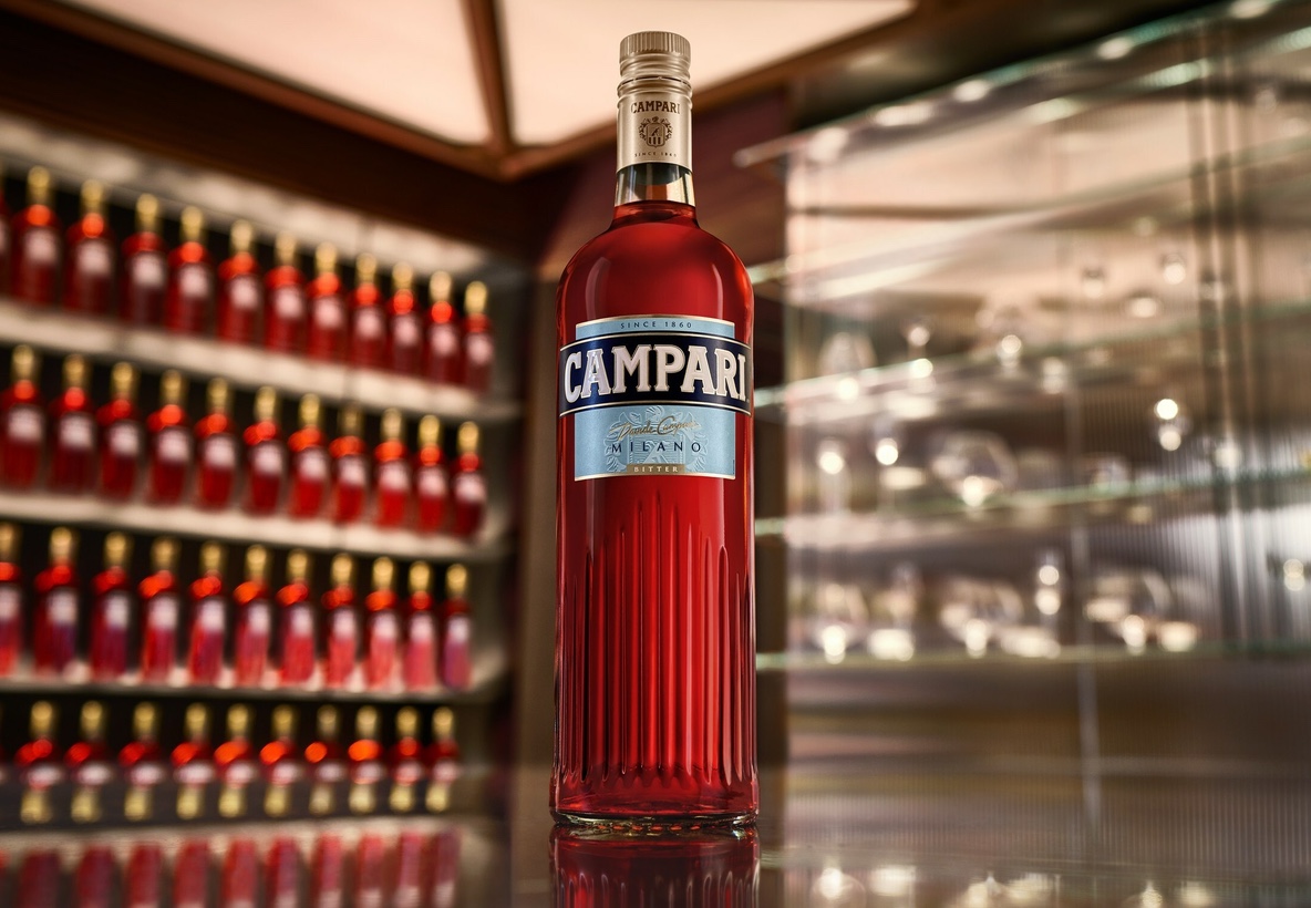 Campari pays homage to Milano through the launch of the iconic new bottle  inspired by its home